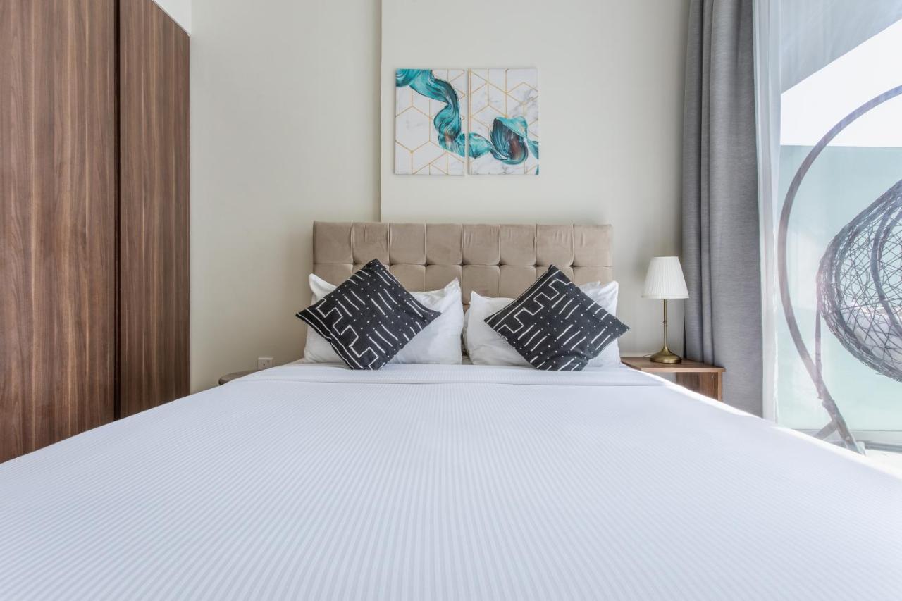 Reva Residences - One Bedroom Apartment By The S Holiday Homes Dubai Esterno foto